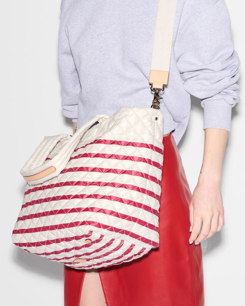 Sanshell/Apple Charter Stripe Medium Metro Tote Deluxe