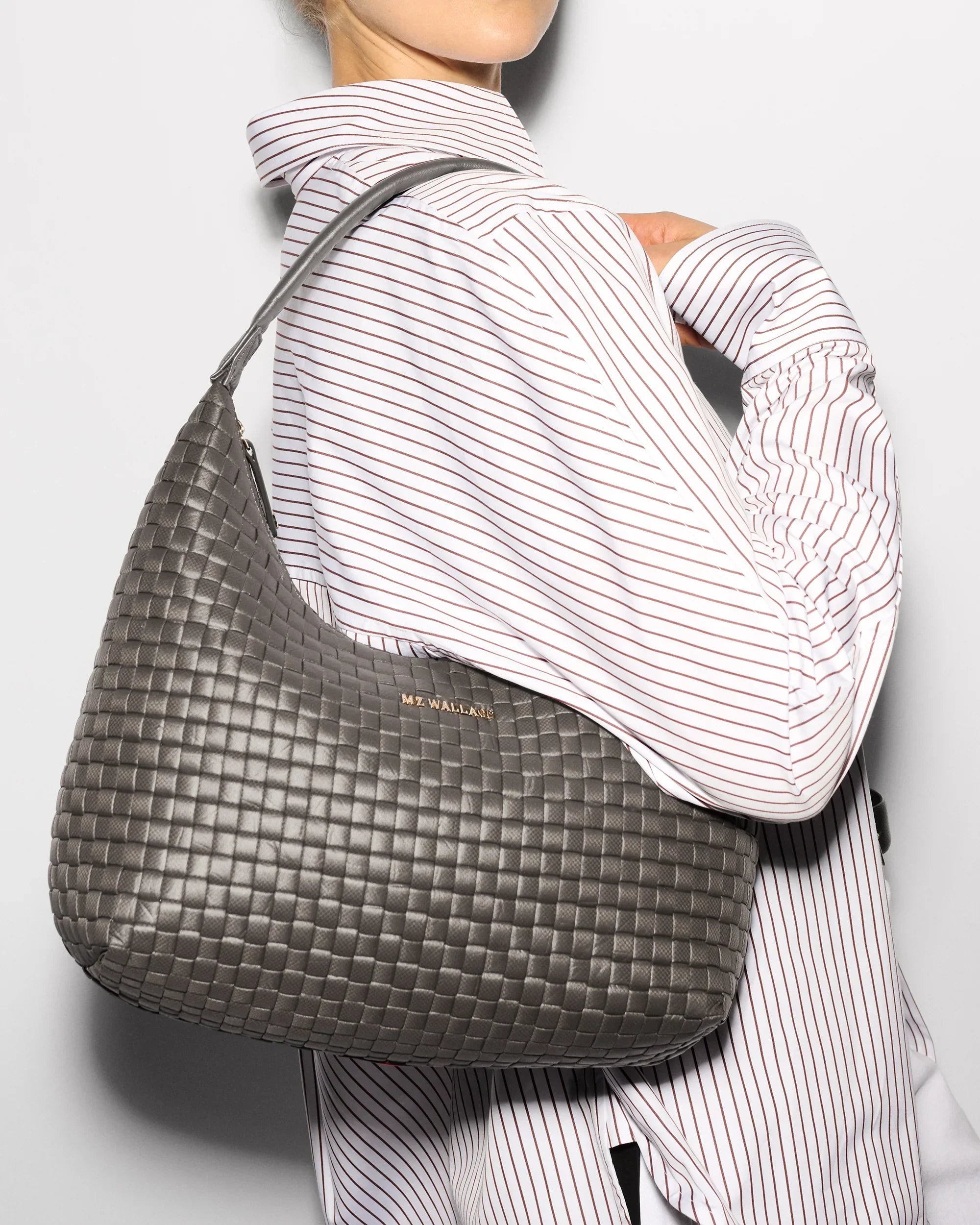 Magnet Medium Woven Shoulder