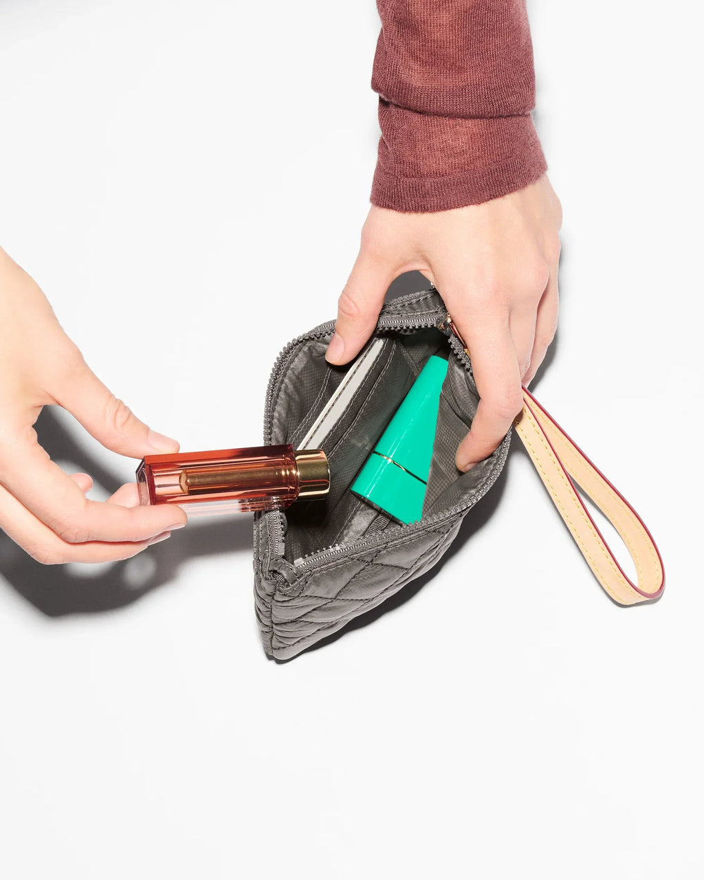 Magnet Flat Metro Wristlet II