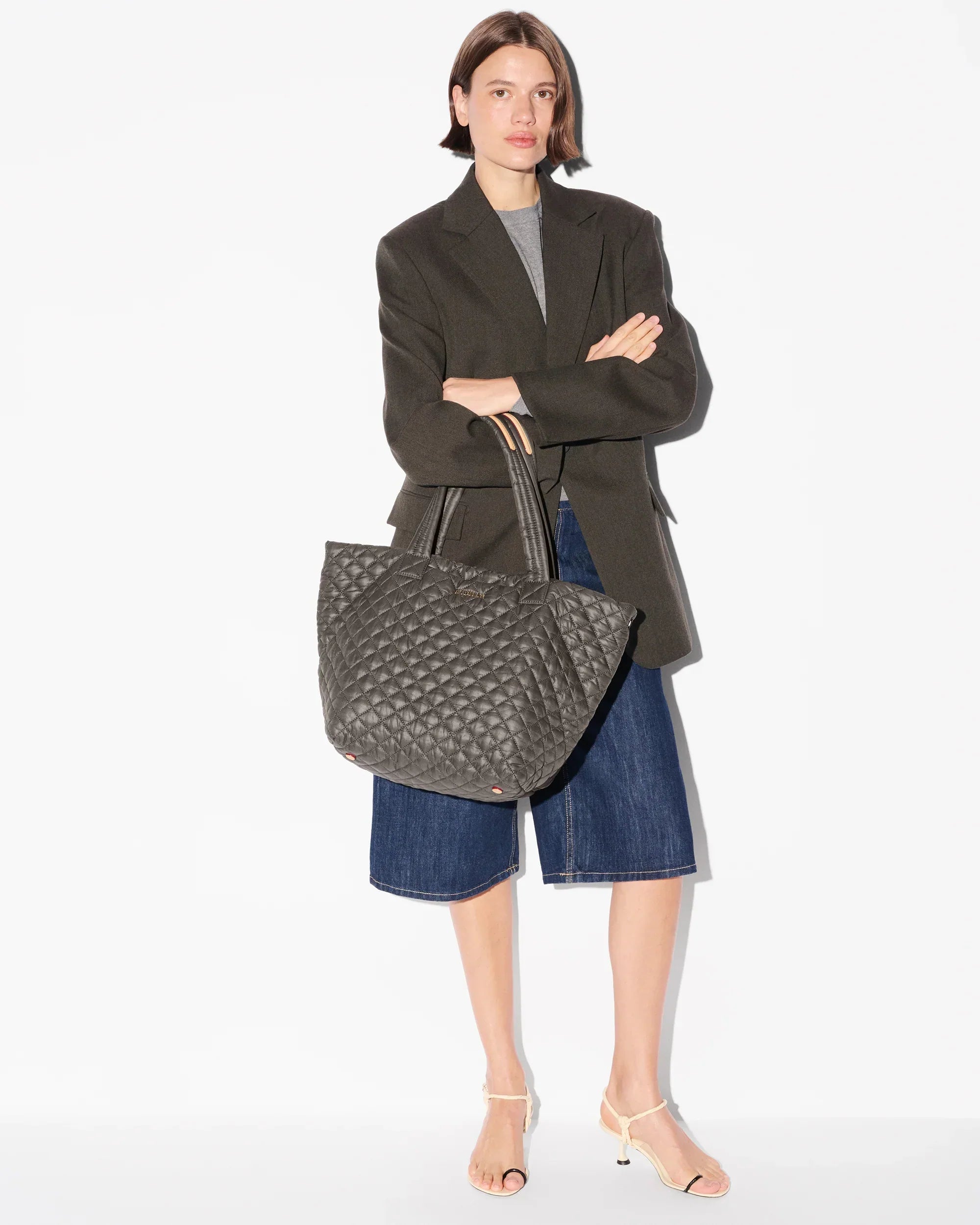 Magnet Medium Metro Tote Deluxe II