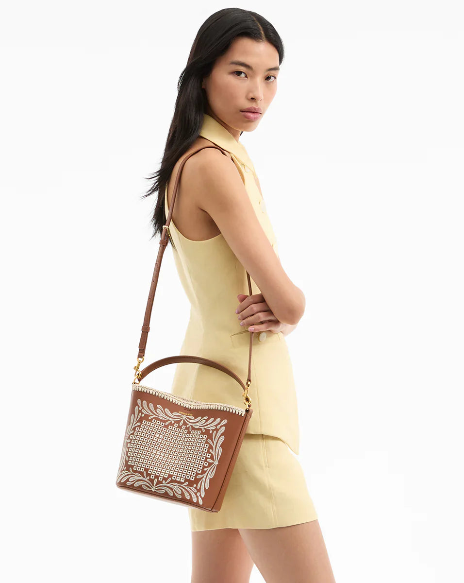Eyelet Whipstitch Feedbag 