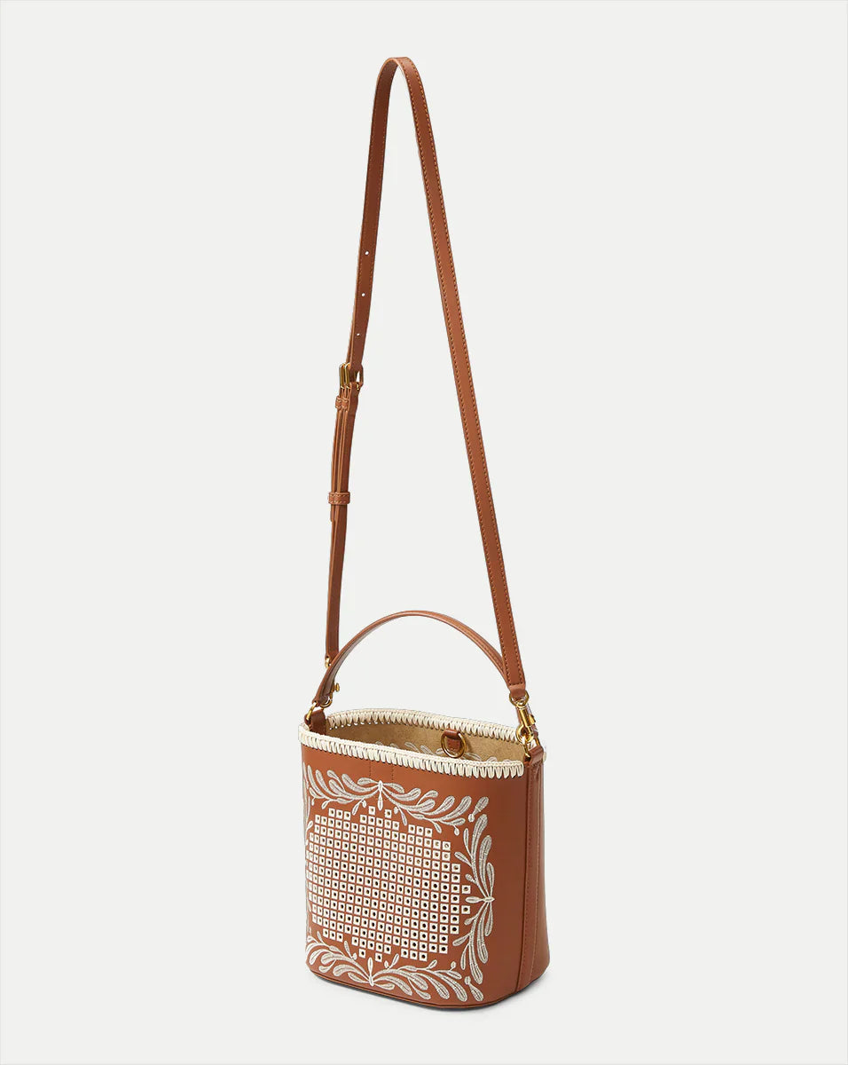 Eyelet Whipstitch Feedbag 
